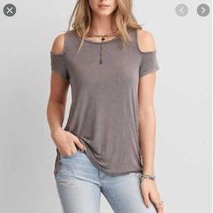 Cold shoulder tee